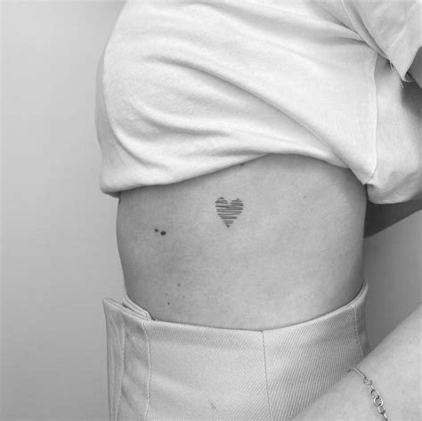 tatuajes en el pecho para mujeres|Tatuajes Bonitos para Mujer en el Pecho: Ideas Elegantes y ...